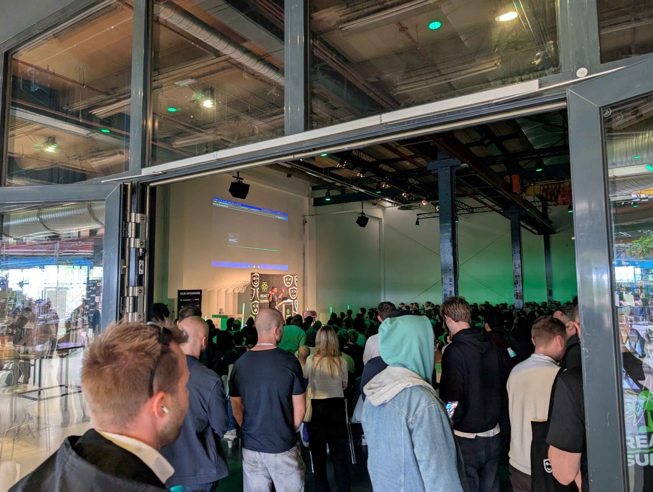 Kiril's talk, overflowing with attendees 