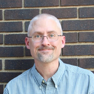 Robert Headshot